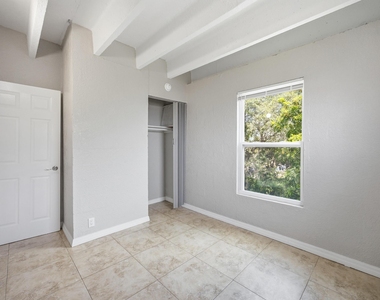 812 19th Street - Photo Thumbnail 10