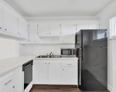 2640 S Garden Dr Drive S - Photo Thumbnail 9