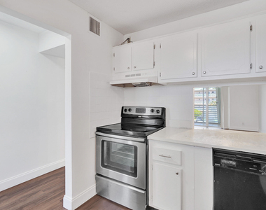 2640 S Garden Dr Drive S - Photo Thumbnail 8