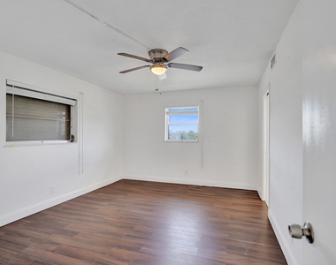 2640 S Garden Dr Drive S - Photo Thumbnail 31