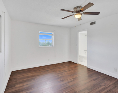 2640 S Garden Dr Drive S - Photo Thumbnail 32