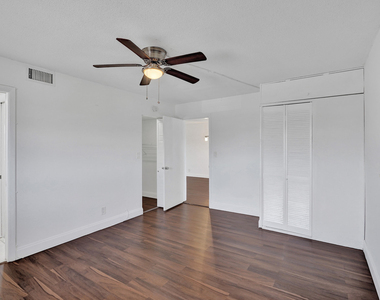 2640 S Garden Dr Drive S - Photo Thumbnail 33