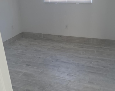 5211 Sw 24th Street - Photo Thumbnail 4