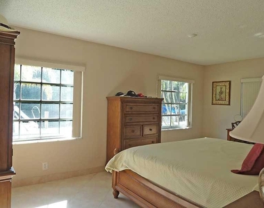6417 Bay Club Drive - Photo Thumbnail 15