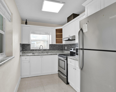 1821 Montague Street - Photo Thumbnail 2