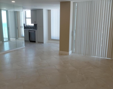 1010 S Ocean Boulevard - Photo Thumbnail 2