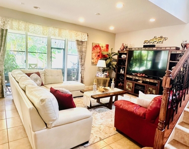 9205 Dupont Place - Photo Thumbnail 13