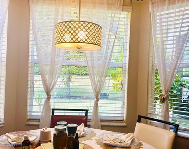 9205 Dupont Place - Photo Thumbnail 18