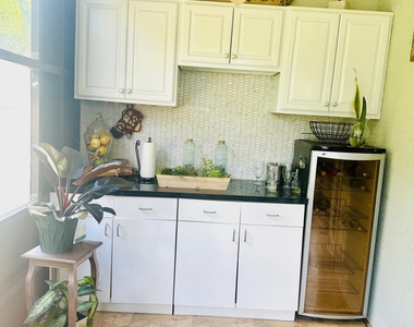 9205 Dupont Place - Photo Thumbnail 20