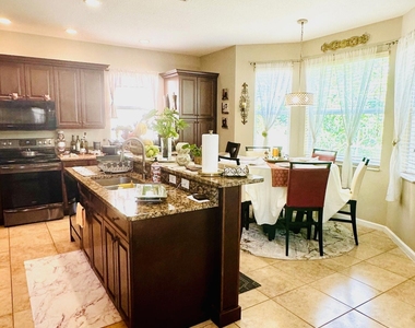 9205 Dupont Place - Photo Thumbnail 14