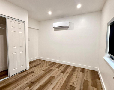 4411 Thomas Street - Photo Thumbnail 23