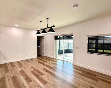 4411 Thomas Street - Photo Thumbnail 6