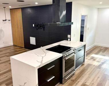 4411 Thomas Street - Photo Thumbnail 8