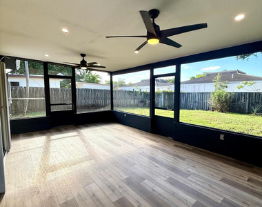 4411 Thomas Street - Photo Thumbnail 25