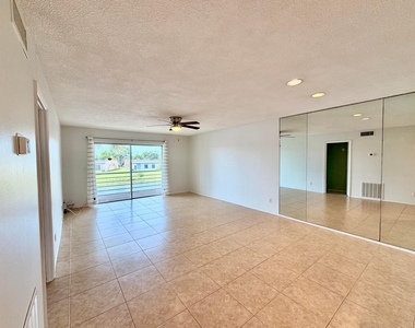 120 Lake Evelyn Drive - Photo Thumbnail 8