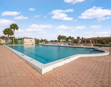 120 Lake Evelyn Drive - Photo Thumbnail 31