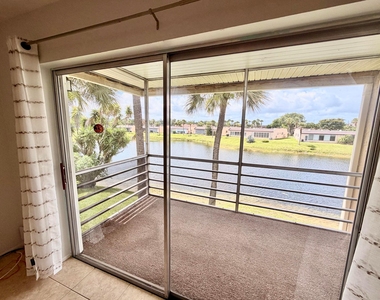 120 Lake Evelyn Drive - Photo Thumbnail 10
