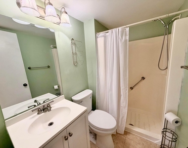 120 Lake Evelyn Drive - Photo Thumbnail 16