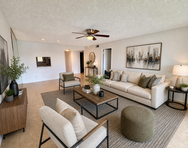 120 Lake Evelyn Drive - Photo Thumbnail 5
