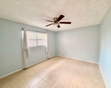120 Lake Evelyn Drive - Photo Thumbnail 18
