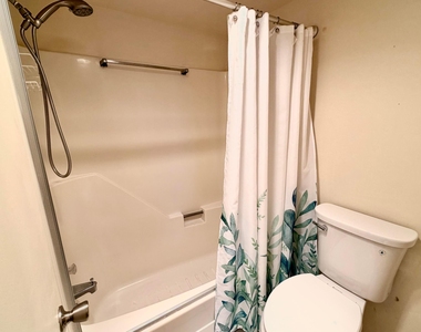 120 Lake Evelyn Drive - Photo Thumbnail 15