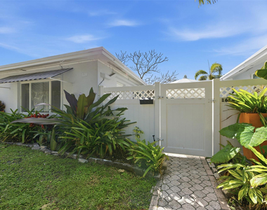 1614 Ne 7th Street - Photo Thumbnail 1