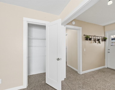 1614 Ne 7th Street - Photo Thumbnail 5