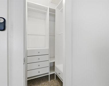 1614 Ne 7th Street - Photo Thumbnail 12
