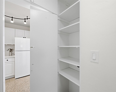 1614 Ne 7th Street - Photo Thumbnail 13