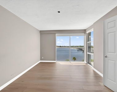 3901 S Flagler Drive - Photo Thumbnail 12