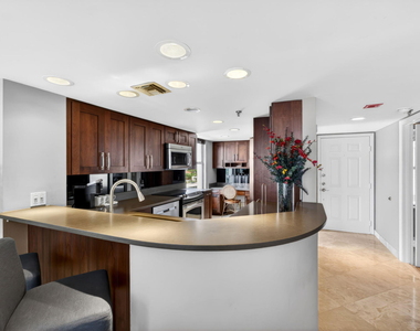 3901 S Flagler Drive - Photo Thumbnail 3