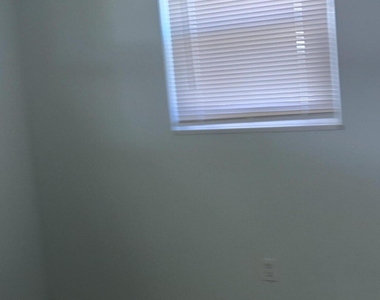 202 W Balboa Street - Photo Thumbnail 5