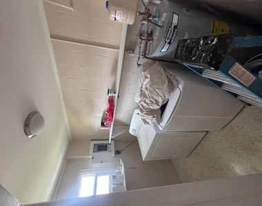 202 W Balboa Street - Photo Thumbnail 9