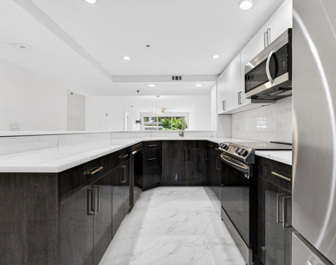 3901 S Flagler Drive - Photo Thumbnail 1