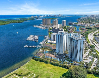 1 Water Club Way - Photo Thumbnail 36
