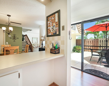 825 Center Street - Photo Thumbnail 12