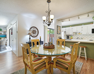 825 Center Street - Photo Thumbnail 9