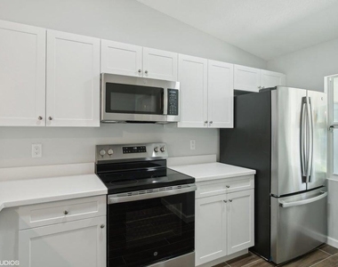 636 35th Street - Photo Thumbnail 6