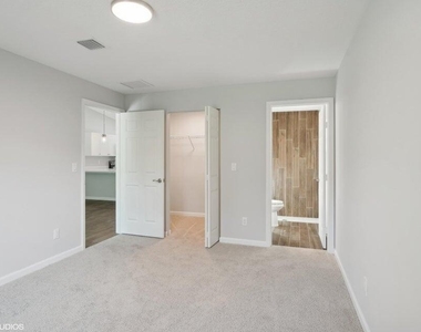 636 35th Street - Photo Thumbnail 11