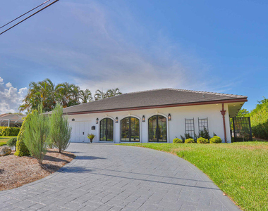 713 Forsyth Street - Photo Thumbnail 2