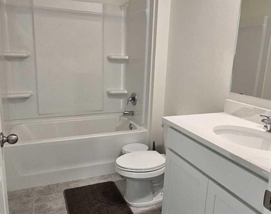 528 Seafoam Circle - Photo Thumbnail 15