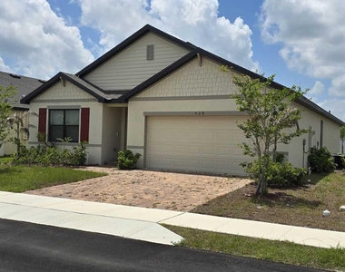 528 Seafoam Circle - Photo Thumbnail 1