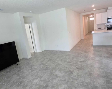 528 Seafoam Circle - Photo Thumbnail 20