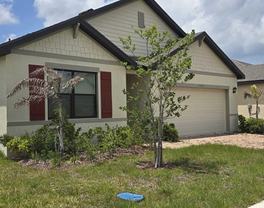 528 Seafoam Circle - Photo Thumbnail 3