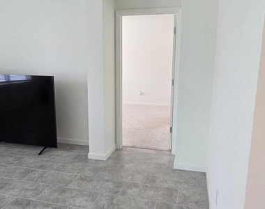 528 Seafoam Circle - Photo Thumbnail 23