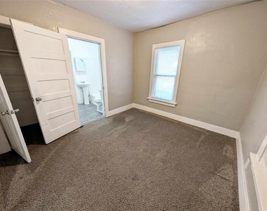 911 Nw 98th Street - Photo Thumbnail 7