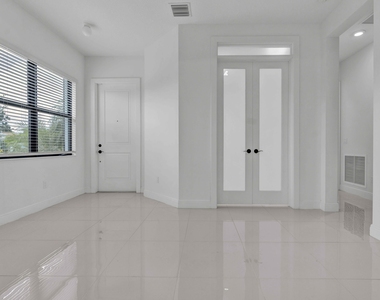 5501 Santa Rosa Lane - Photo Thumbnail 2
