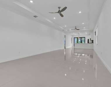 5501 Santa Rosa Lane - Photo Thumbnail 4