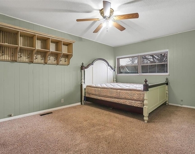 615 N Oak Street - Photo Thumbnail 13