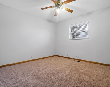 615 N Oak Street - Photo Thumbnail 8